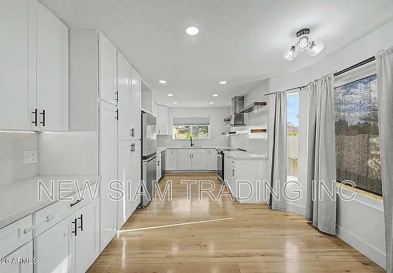 2318 W Ironwood Dr — Photo 2