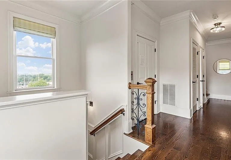 629 Boulevard NE — Photo 48