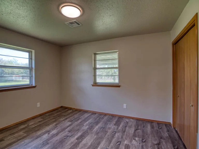 2823 S Eastern Ave — Photo 6