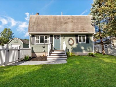 50 Redland Ave E, Rumford, RI, 02916