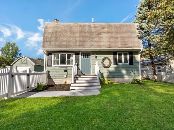 50 Redland Ave E, Rumford, RI 02916