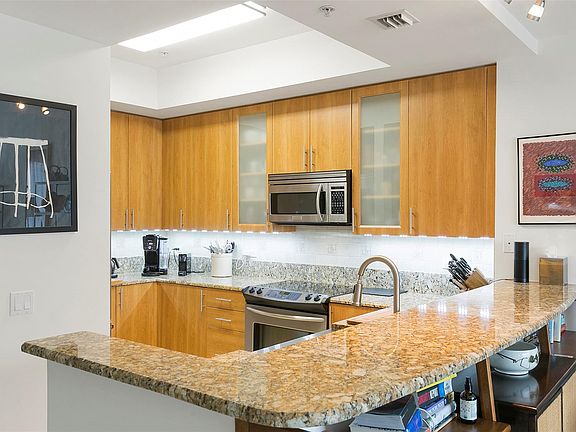 5th image of 2633 NE 14th Avenue #115