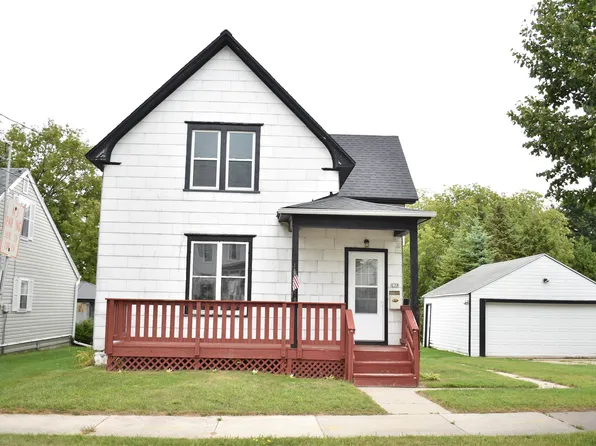 238 Mill St, Algoma, WI 54201