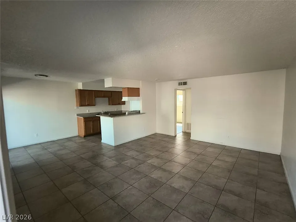 504 Calcaterra Cir #B