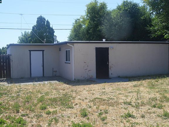 3rd image of 47 Harbor Dr