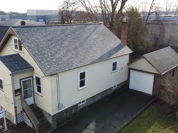 40 Newton Street, Colonie, NY 12205