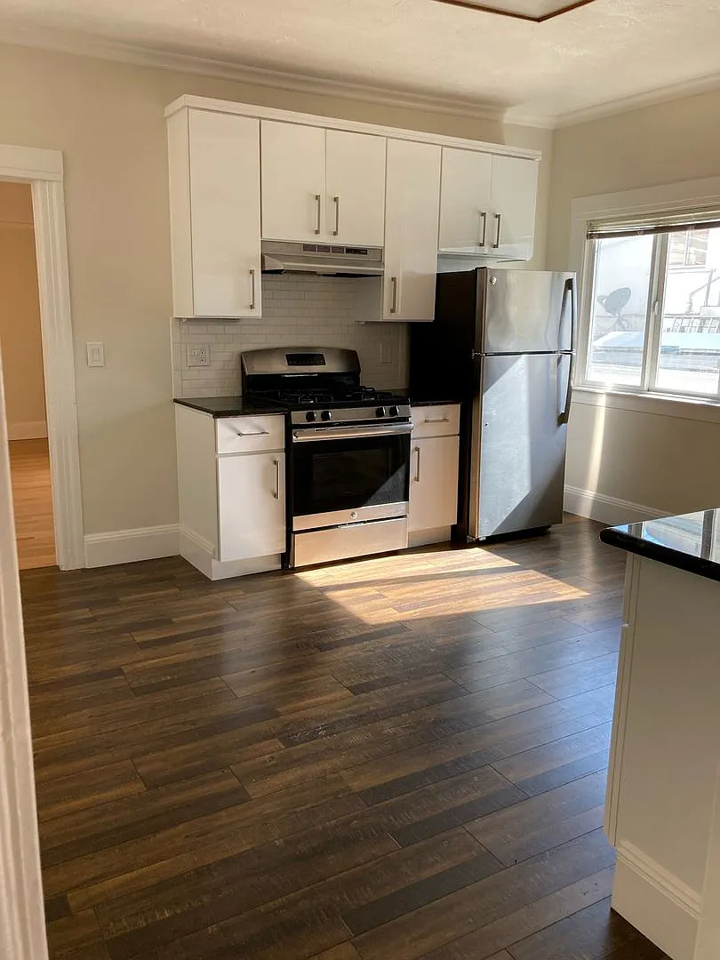 2109 Cedar St — Photo 4
