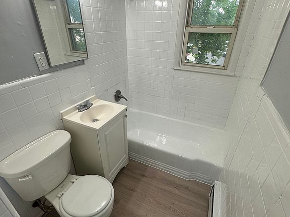 4th image of 1617 Oliver St #L2