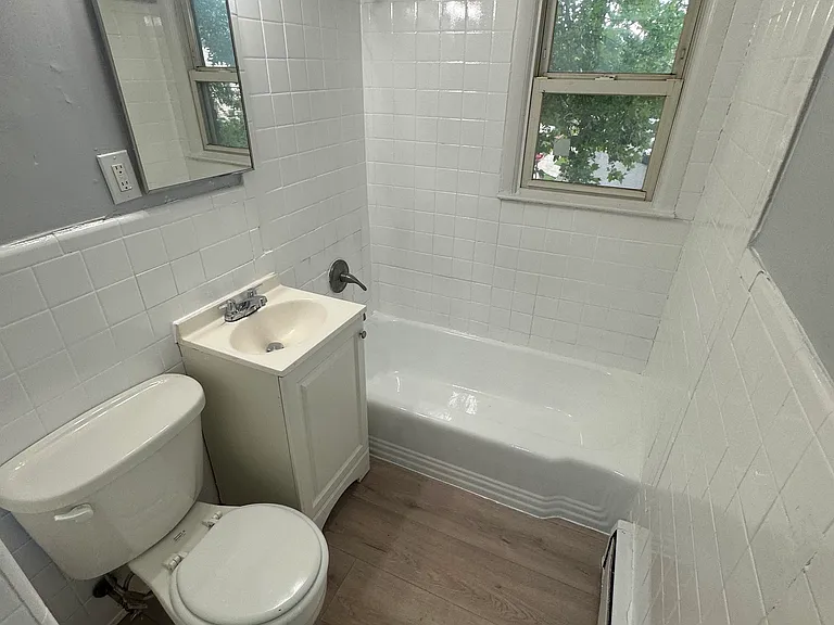 1617 Oliver St #2L — Photo 4