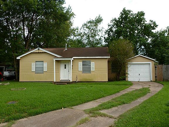 2nd image of 2113 5th St