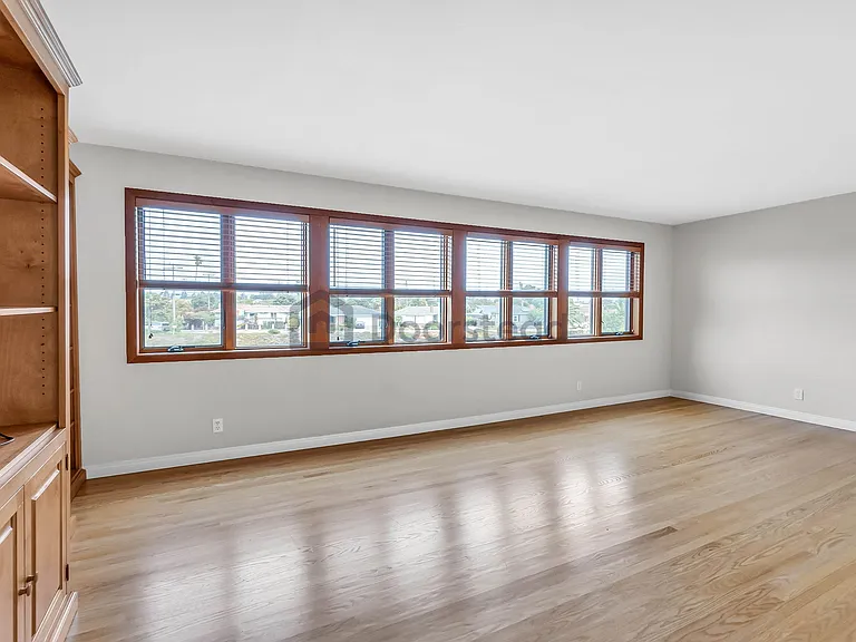2913 Bayview Dr — Photo 24