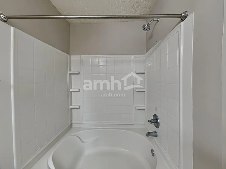 2364 Blackthorn Dr — Photo 10