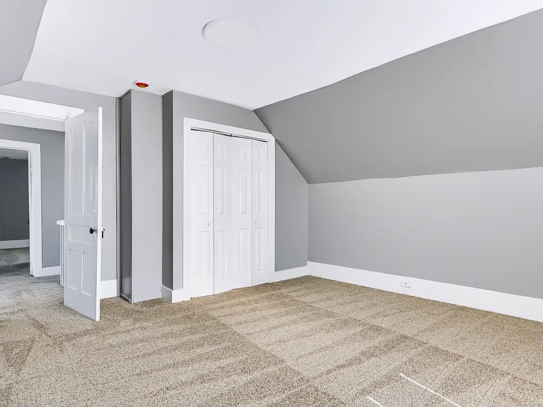 305 Church St — Photo 14