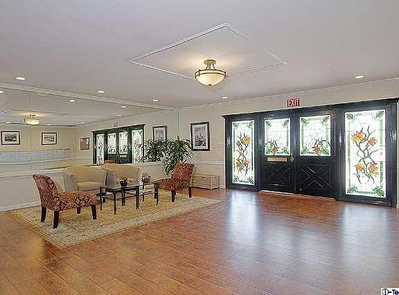 3rd image of 380 S Euclid Ave Unit 303