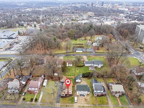 2nd image of 445 Briarwood Dr