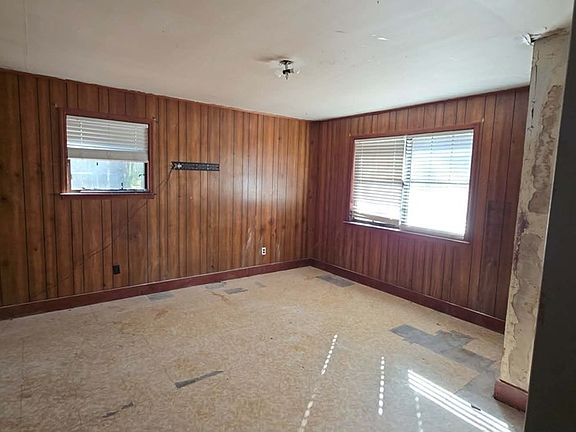 3rd image of 1520 Martin Luther King Jr Ave