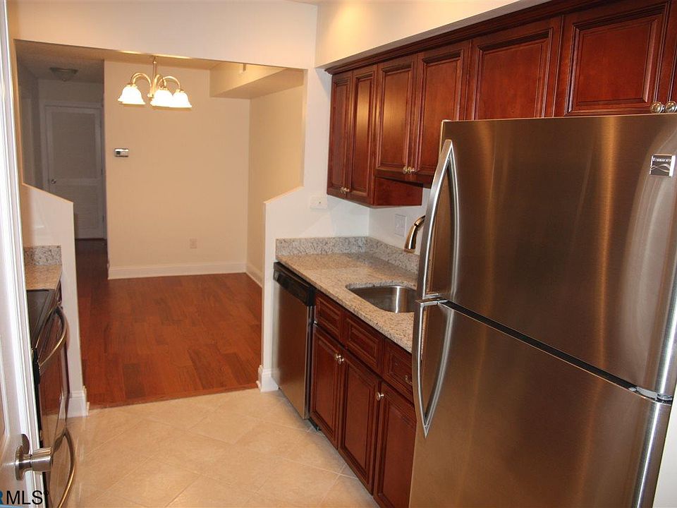 2nd image of 141 Green Turtle Ln APT 5