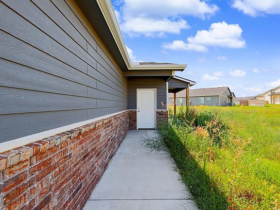4th image of 5776 E Bristol Cir