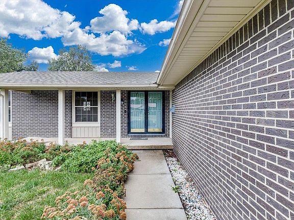 3rd image of 620 N Circle Dr