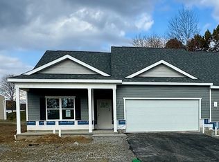 356 Gleneagles Dr, Butler, PA 16001