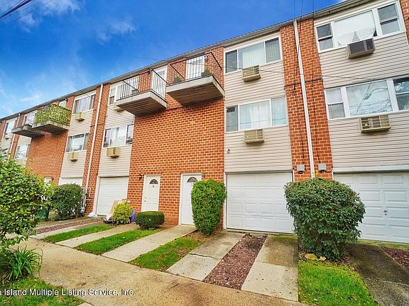 2nd image of 22 Francine Ct #1