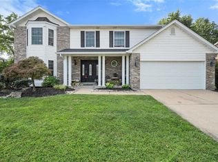 2102 Cliff Cave Crossing Ct, Saint Louis, MO 63129