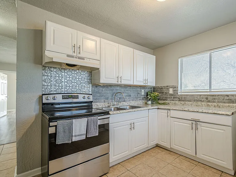 2323 Arbor Pl #2 — Photo 5