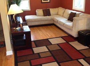 962 Honey Lake Rd, Lake Zurich, IL 60047