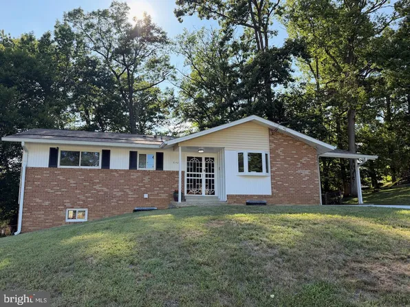 6505 Acorn Ct, Temple Hills, MD 20748