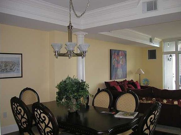 3rd image of 275 S Plaza Ct