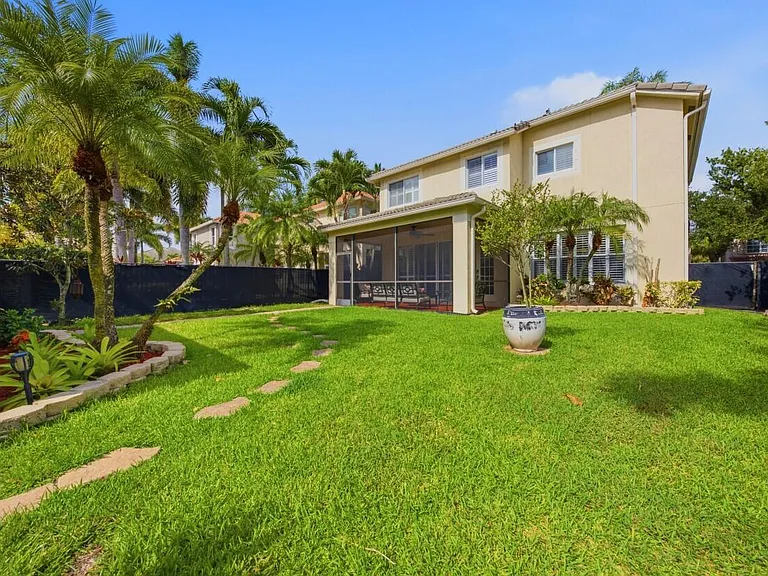 8212 Calterra Dr — Photo 10
