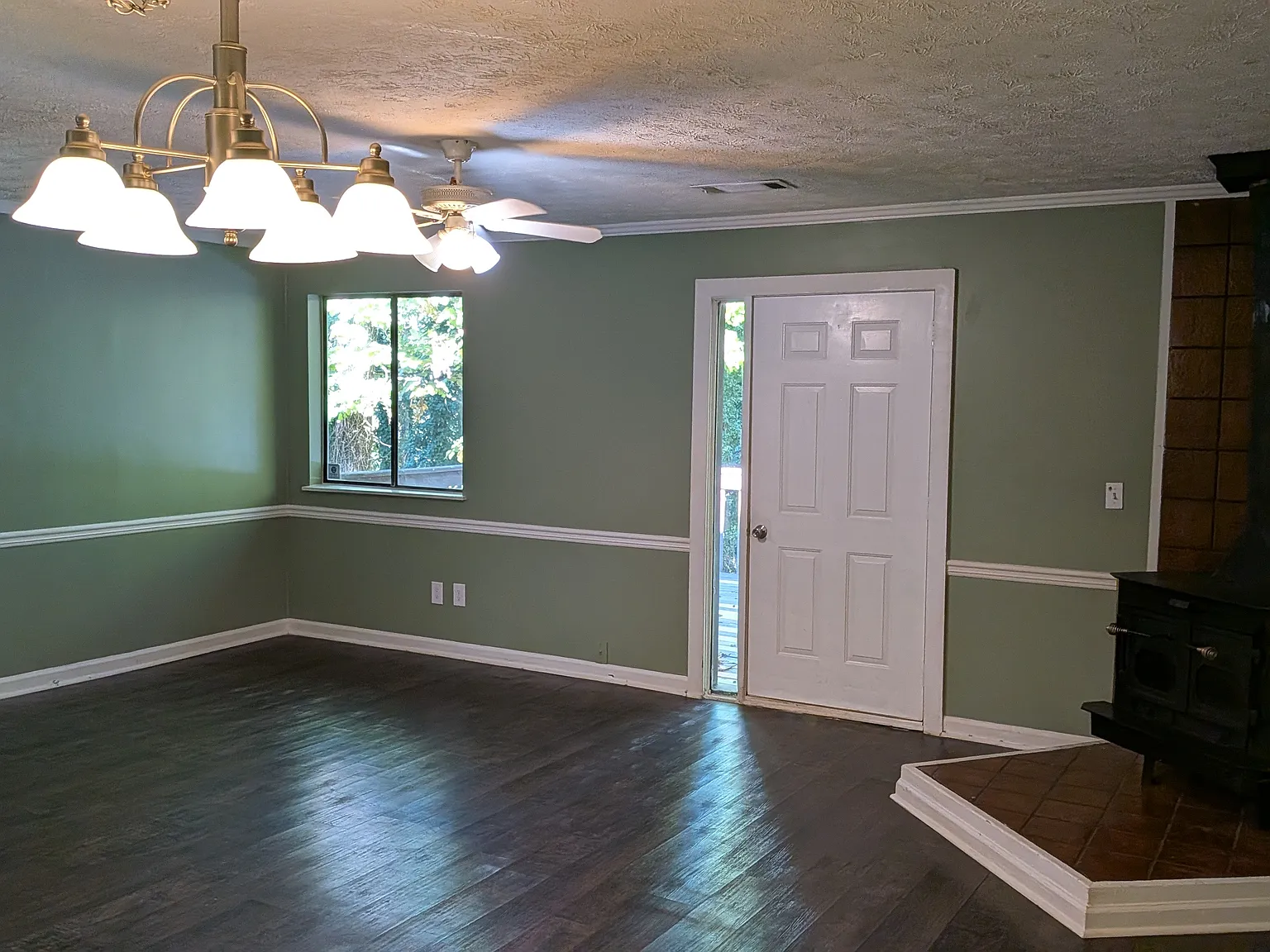 3 bed, 1120 sqft, $1,775 — Photo 2