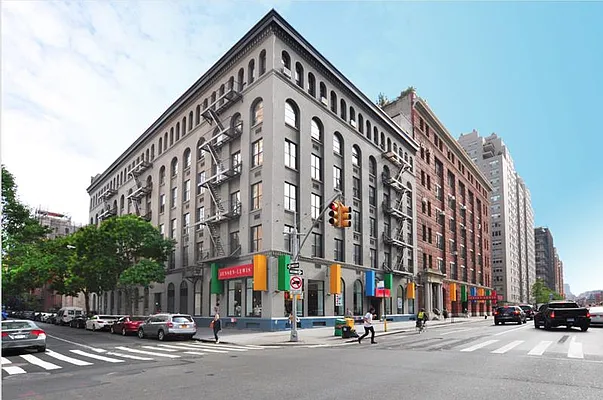 Rented by Buchbinder & Warren | media 21