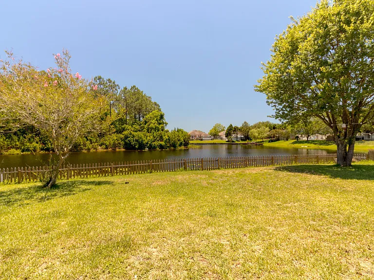 11382 Aston Hall Dr S — Photo 32
