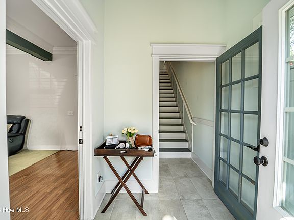 4th image of 101 N Seaview Road N