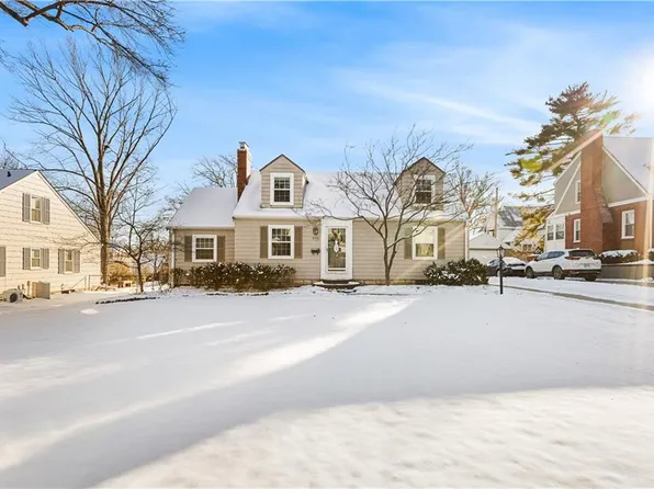 2719 W 51st St, Westwood, KS 66205