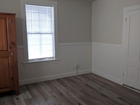 5th image of 137 Keokuk St #A