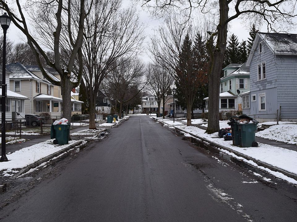 2nd image of 47 Mohawk St