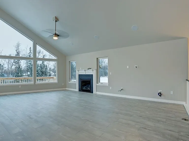 1455 E Esty Dr — Photo 5