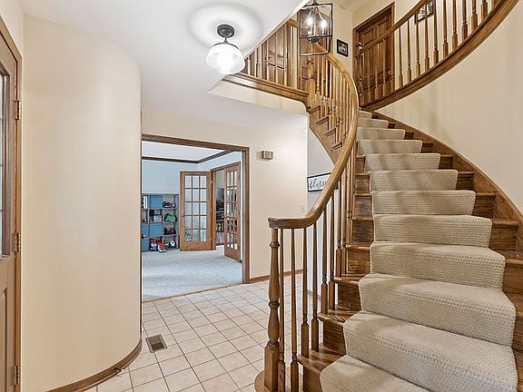 5th image of 429 Parkside Dr