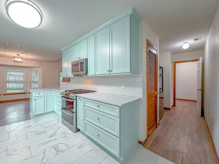 776 Lupine Ln — Photo 18