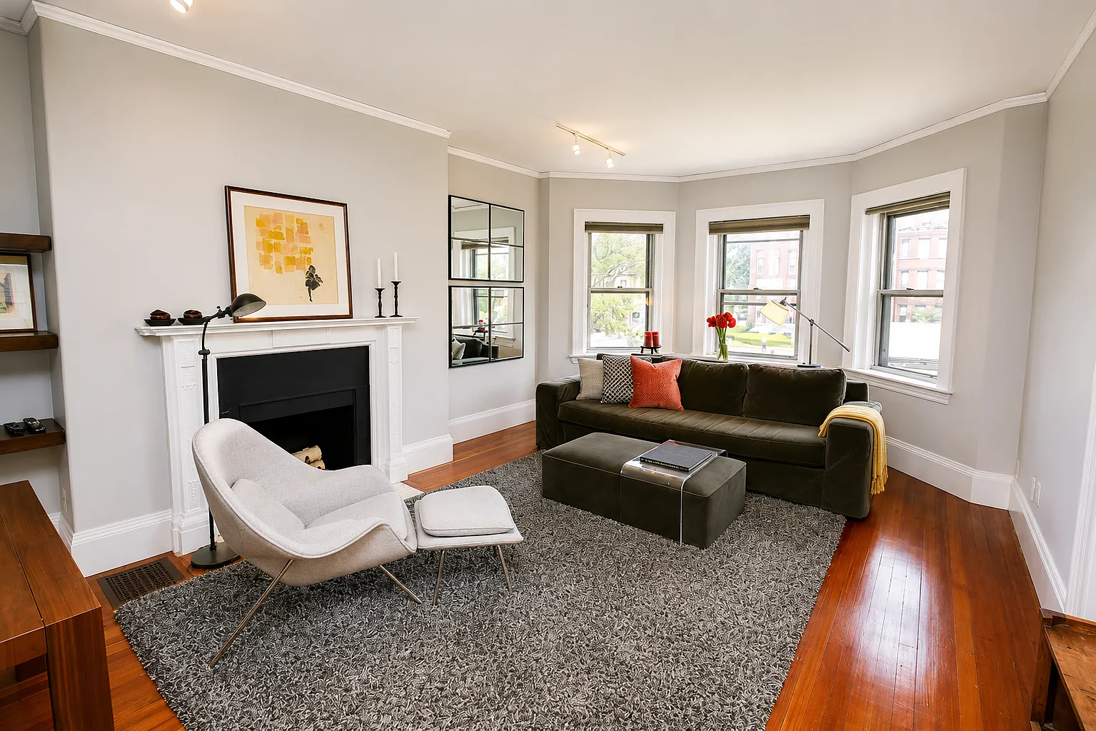 2 bed, 1051 sqft, $4,200 — Photo 2