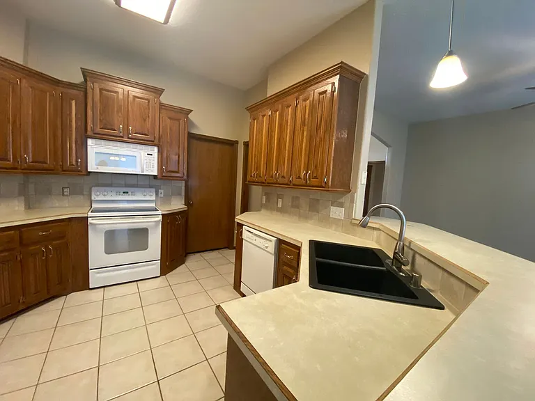 509 Allison Ln — Photo 14