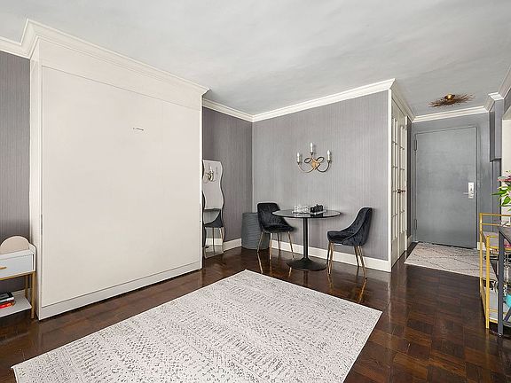 5th image of 310 E 70th St APT 5J