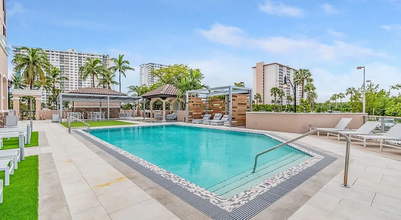 Building Photo - Marina del Sol