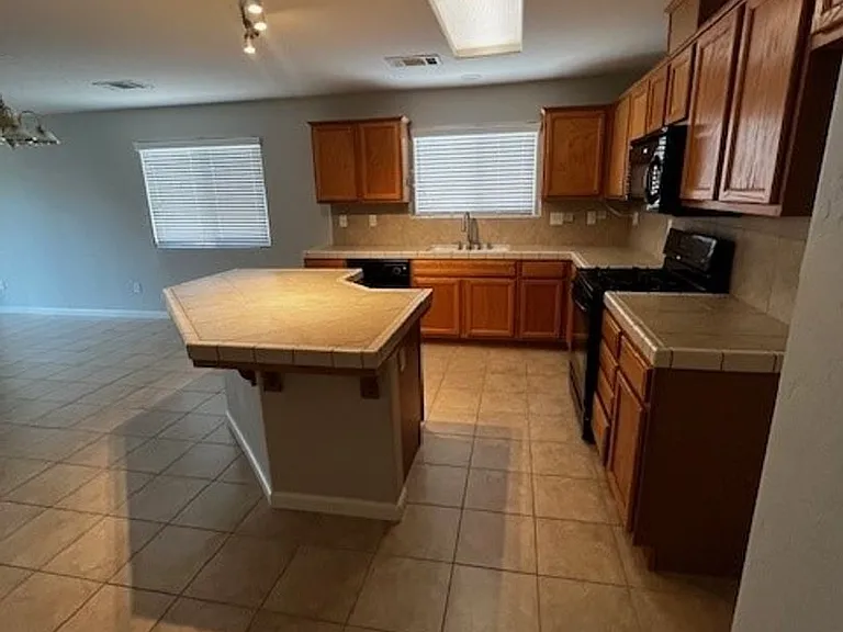 6504 Nichelini Ct — Photo 4