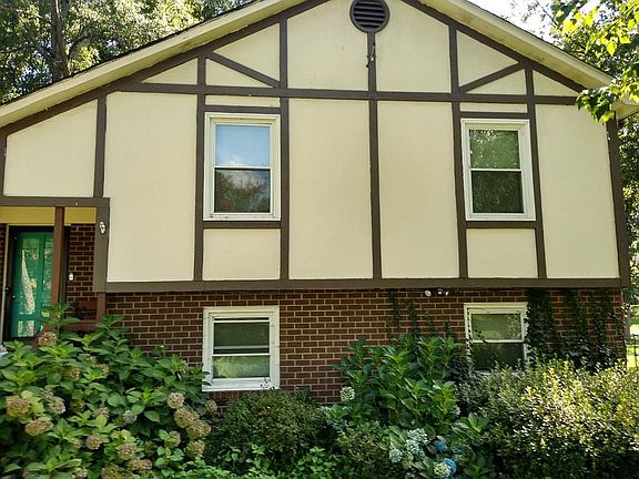 5th image of 205 Cedarwood Dr