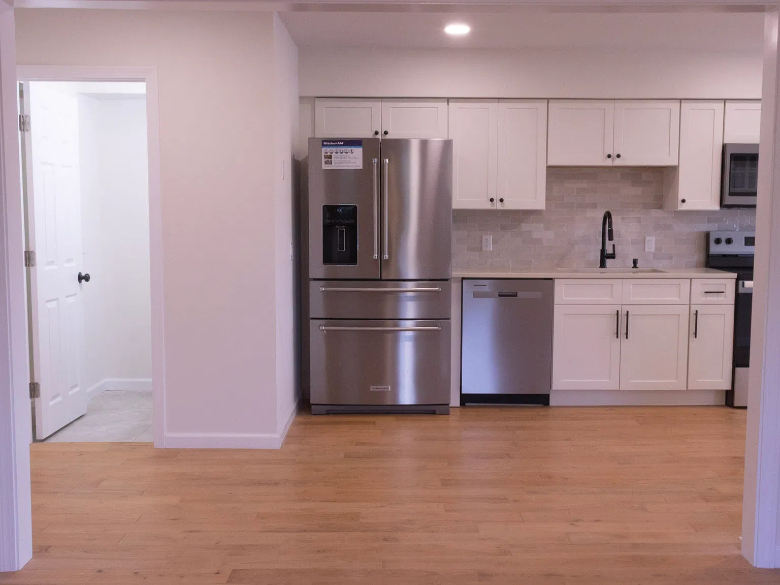 3 bed, 1462 sqft, $3,200 — Photo 2