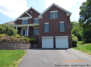 11 Susie Blvd, Poughkeepsie, NY 12603