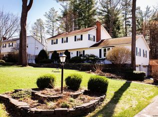 2 Thunderbird Dr, Ballston Lake, NY 12019